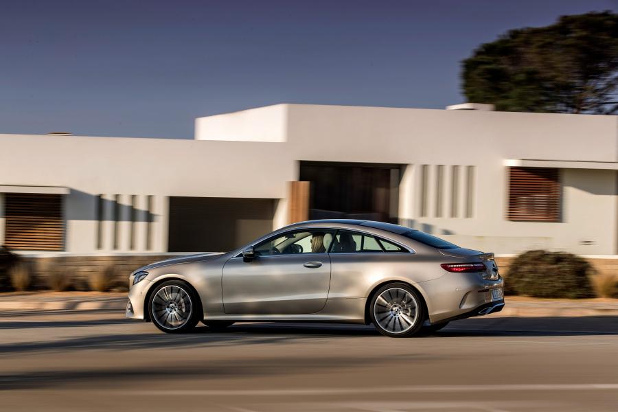  Mercedes-Benz E300 AMG Line Coupe 2017 года  (WW) (фото 10 из 20)